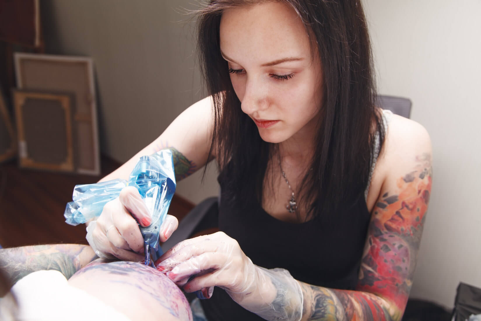 Infection control & first aid training courses suitable for tattooists and body piercing studio staff.
